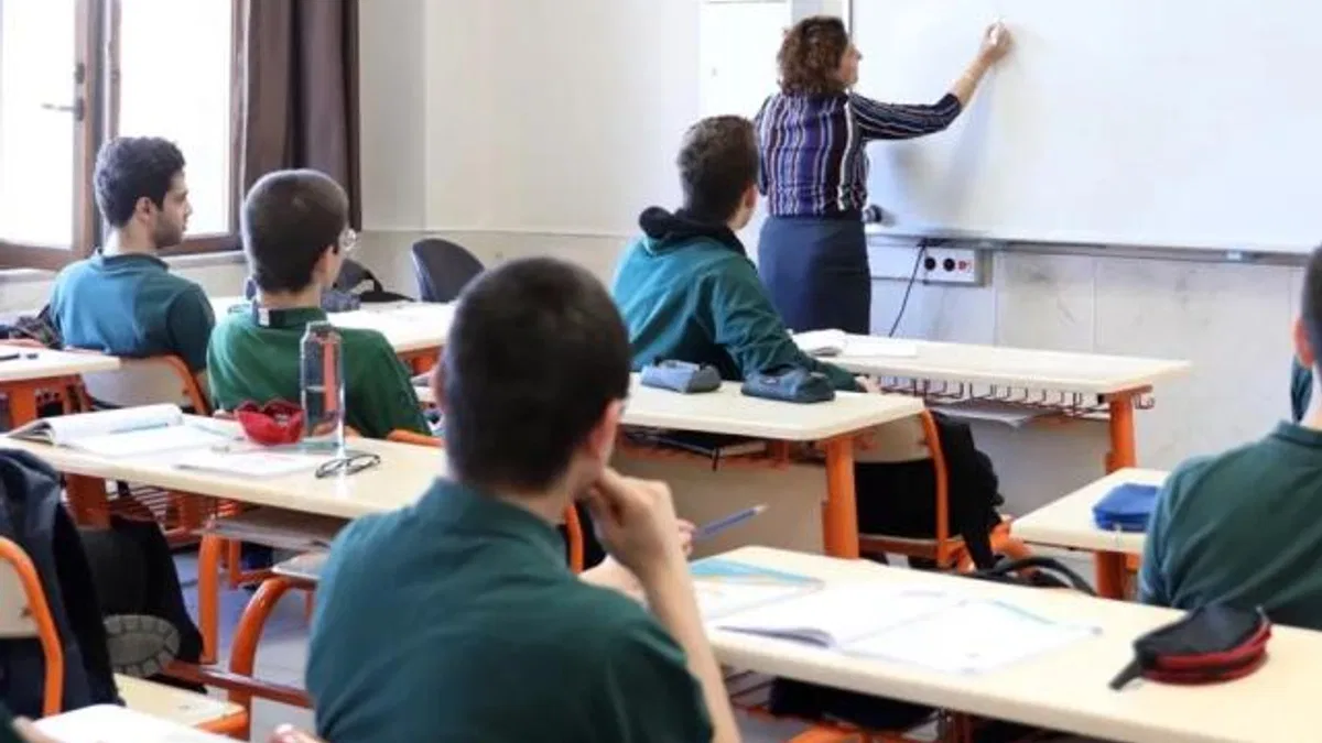 Öğretmenlerin yer değiştirme takvimleri belli oldu