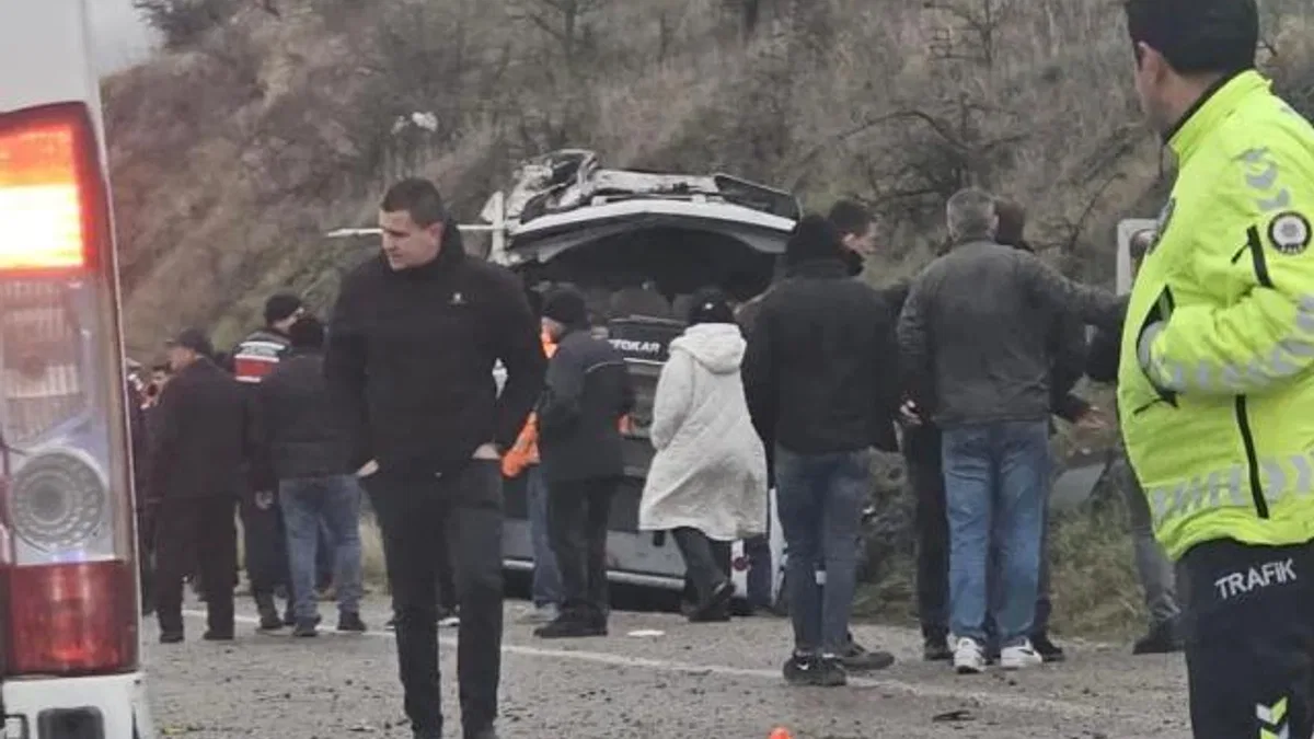 Balıkesir Gönen’de işçi servisi devrildi: 25 yaralı