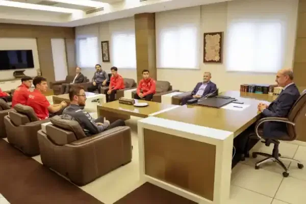 Selçuklu'nun milli sporcuları belediyede ödüllendirildi