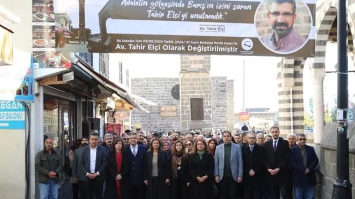 Tahir Elçi Sokağı açıldı
