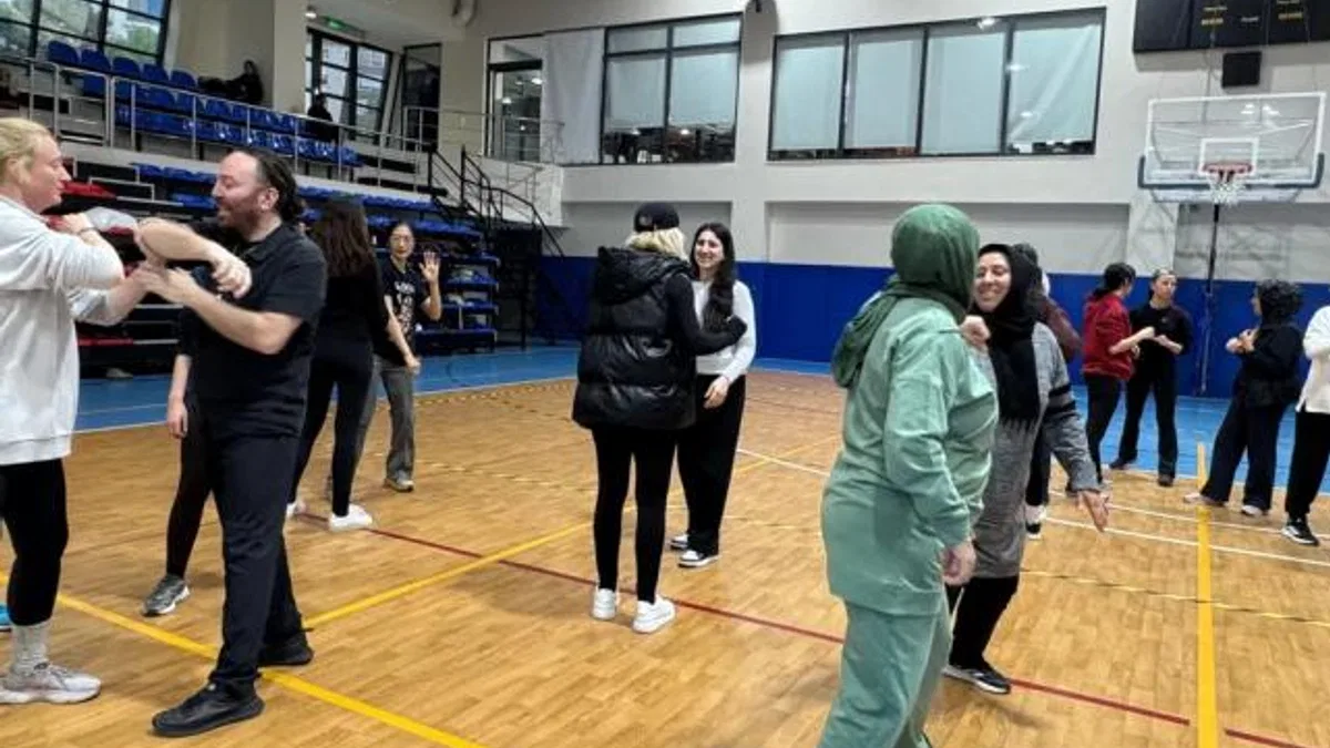 İstanbul Maltepe’de kadınlara öz savunma eğitimi