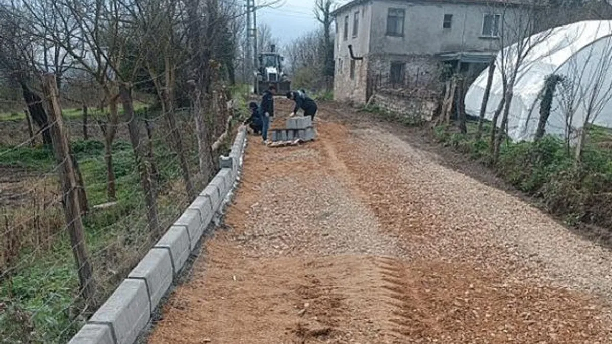 Kandıra’da Yol Bakım Çalışmaları Aralıksız Sürüyor