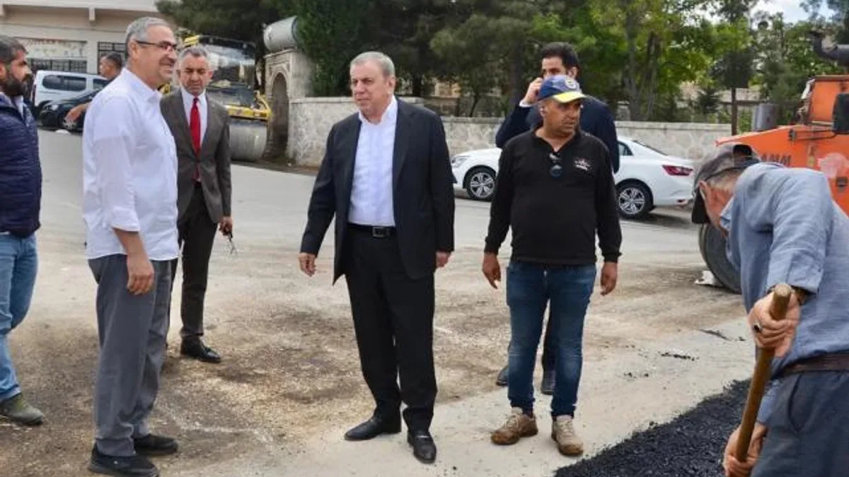 Mardin’de Başkan Şahin’den asfalt çalışmalarına yakın mercek