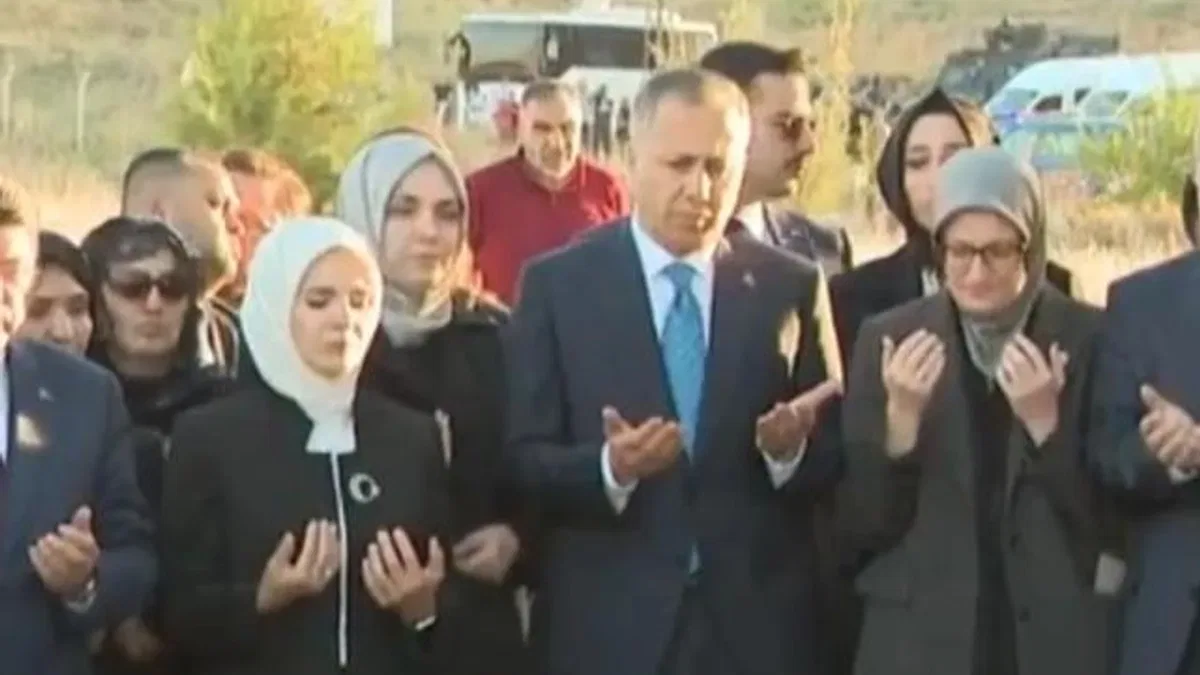 Bakanlardan Narin’in kabrine ziyaret