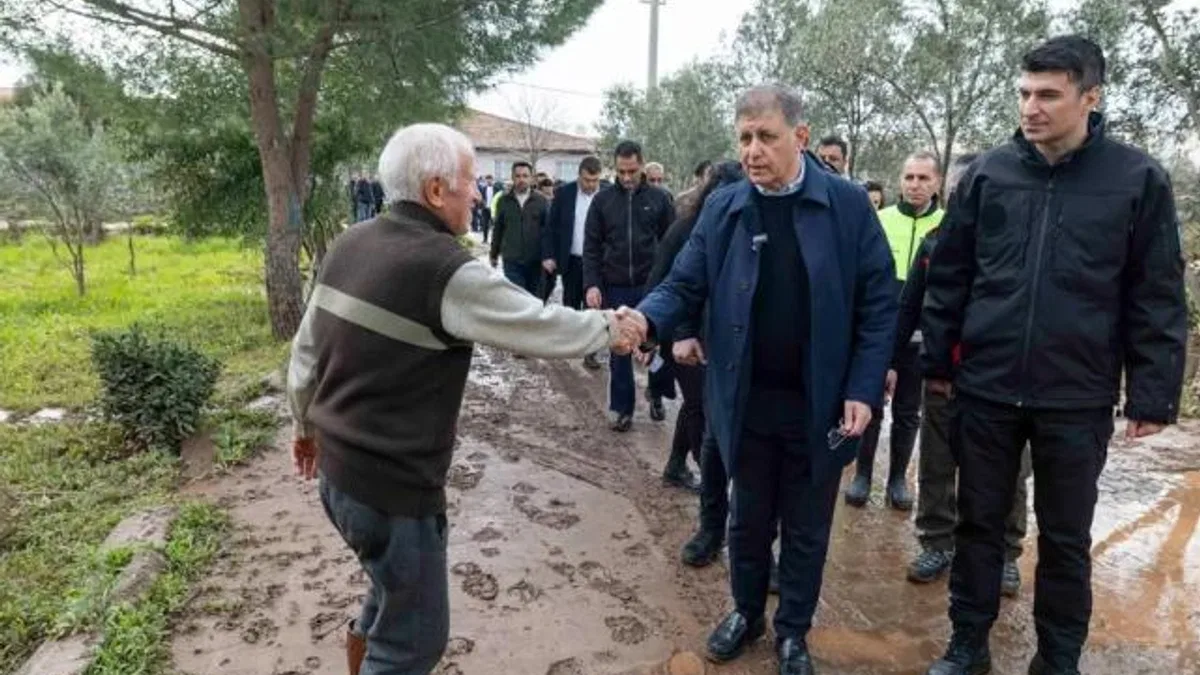 Seferihisar’da yağıştan etkilenenlere İzmir Büyükşehir’den yerinde destek