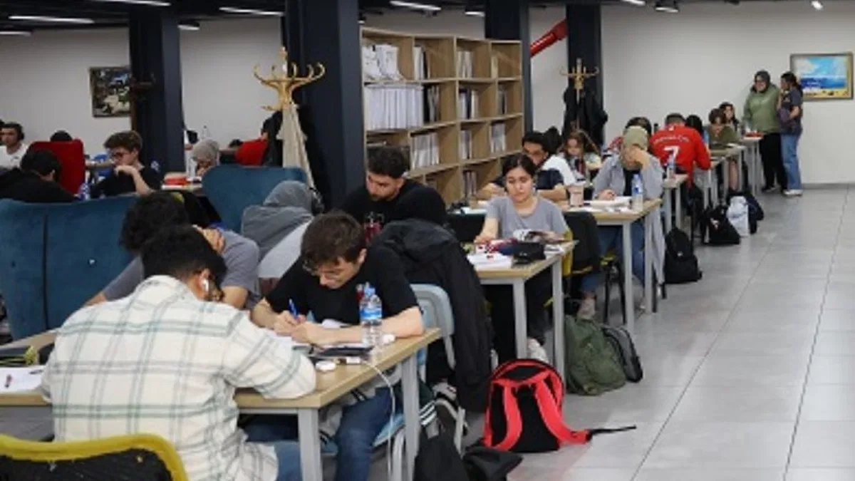 Kayseri’de 7/24 kütüphane tam not aldı