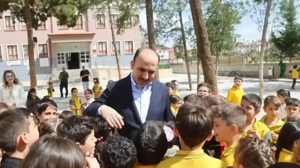 Konya’da Başkan Altay karne sevincine ortak oldu