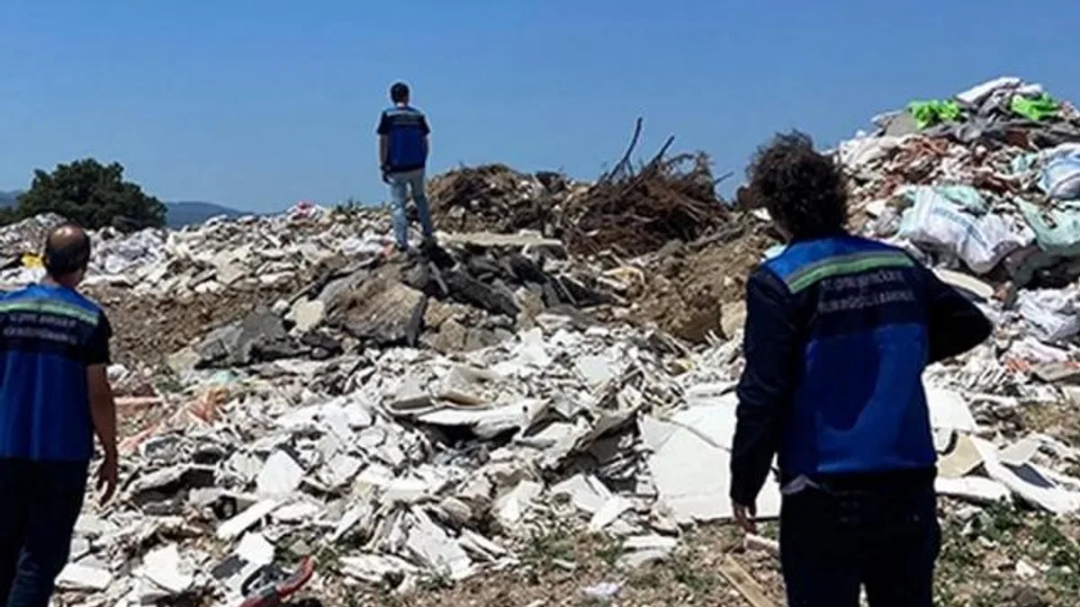 İzmir Gaziemir’de açık alana atığa 1,8 milyar TL ‘çevre’ cezası!