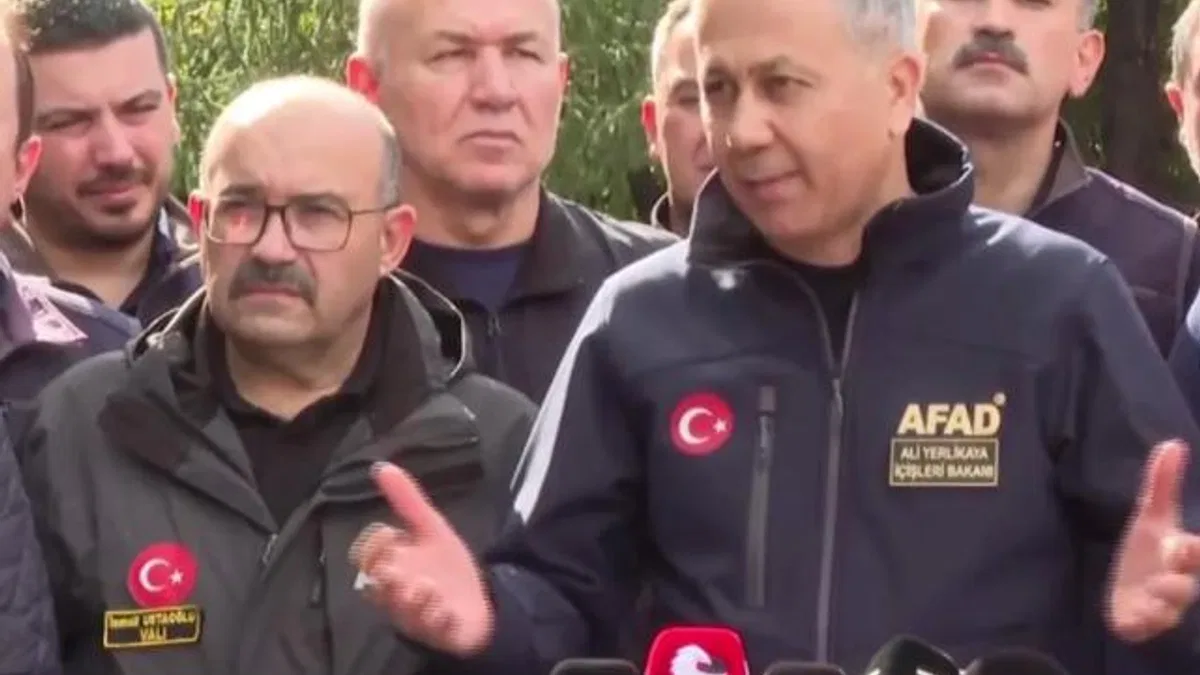 Bakan Yerlikaya Sındırgı’dan son durumu açıkladı… Balıkesir’e acil ihtiyaçlar için 25 milyon TL