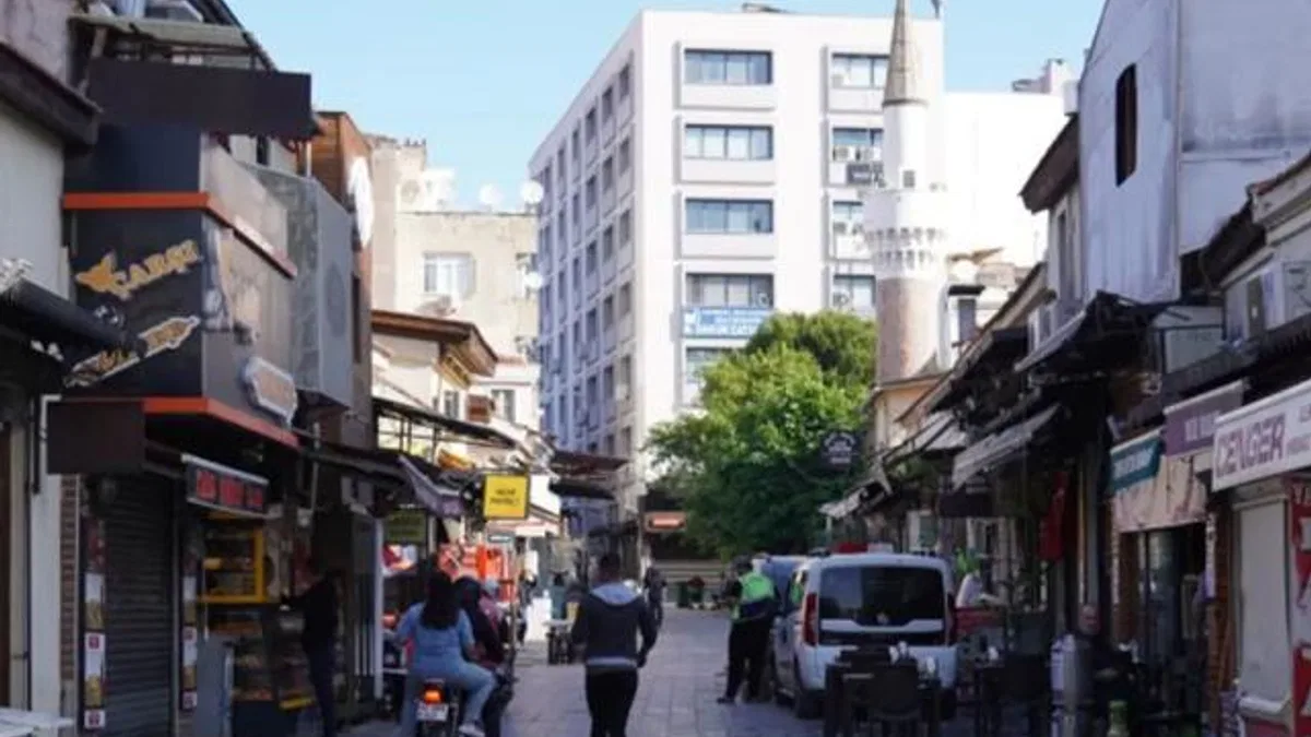 Bornova’nın Geleneksel Çarşı Bölgesi tez konusu oldu