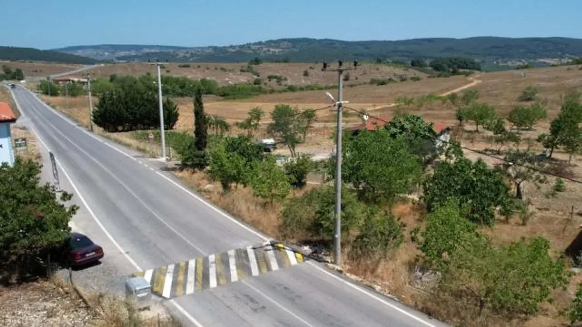 Kandıra Akçaova yolu konforlu ve güvenli