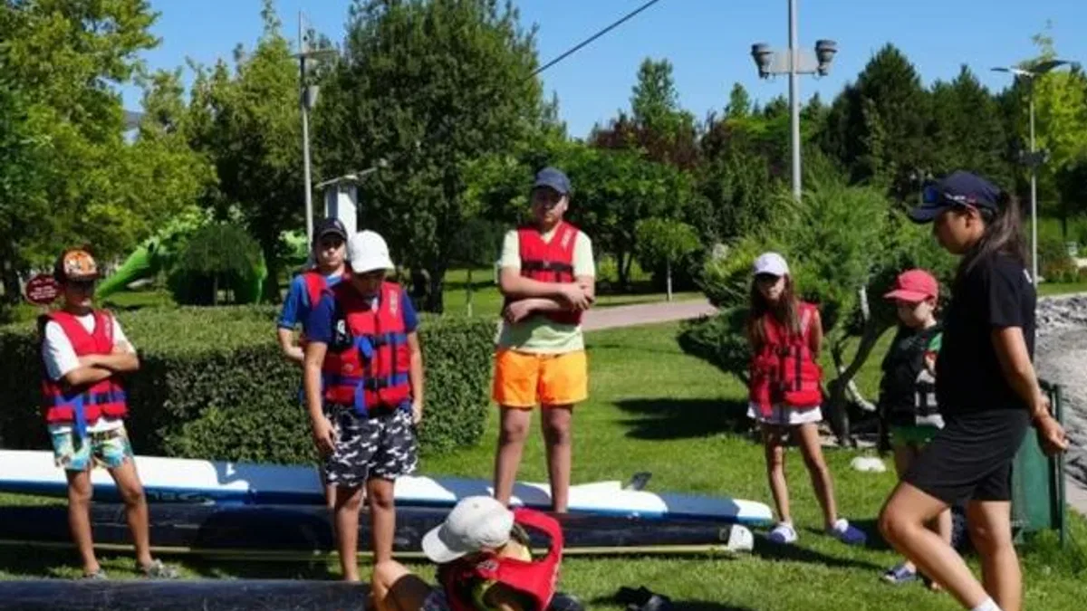 Yaz okulunda su sporlarına yoğun ilgi