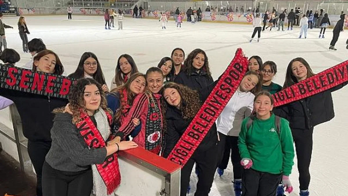 Çiğli’de Gençlere Sporla Yeni Bir Deneyim: Buz Pateni Eğitimi