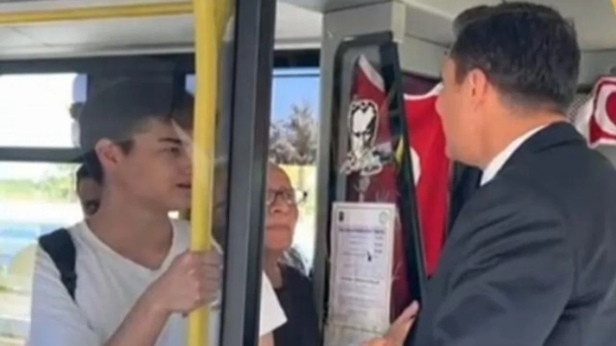 Belediye Başkanı otobüsü durdurdu, şoförü uyardı