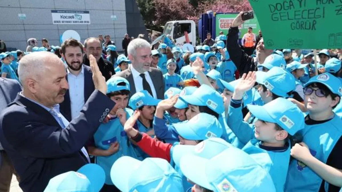 Gebze’de öğrencilerden ‘Sıfır Atık’a destek yürüyüşü