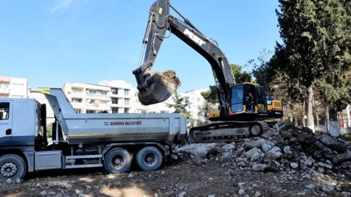 İzmir Bornova’ya ücretsiz halk otoparkı geliyor