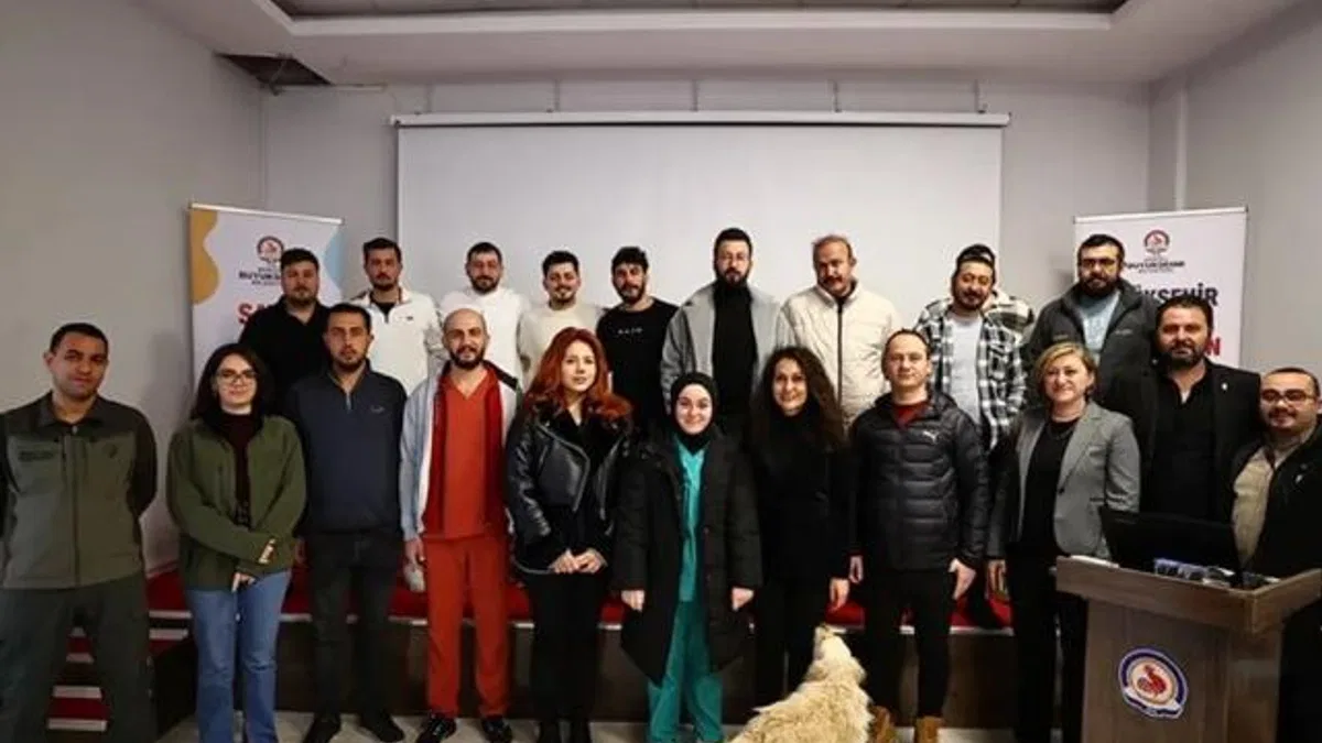 Denizli Büyükşehir’den ev hayvanı satışı yapanlara eğitim