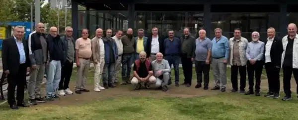 İzmir'de bir araya gelen eski askerler yıllara meydan okudu