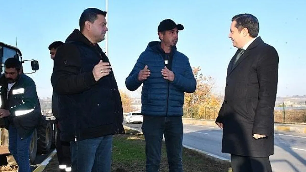 Lüleburgaz Belediyesi D-100’de peyzaj çalışmalarına başladı
