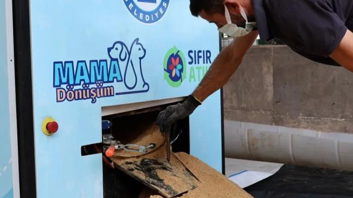 Bursa Yıldırım’da atık gıdalar mamaya dönüşüyor