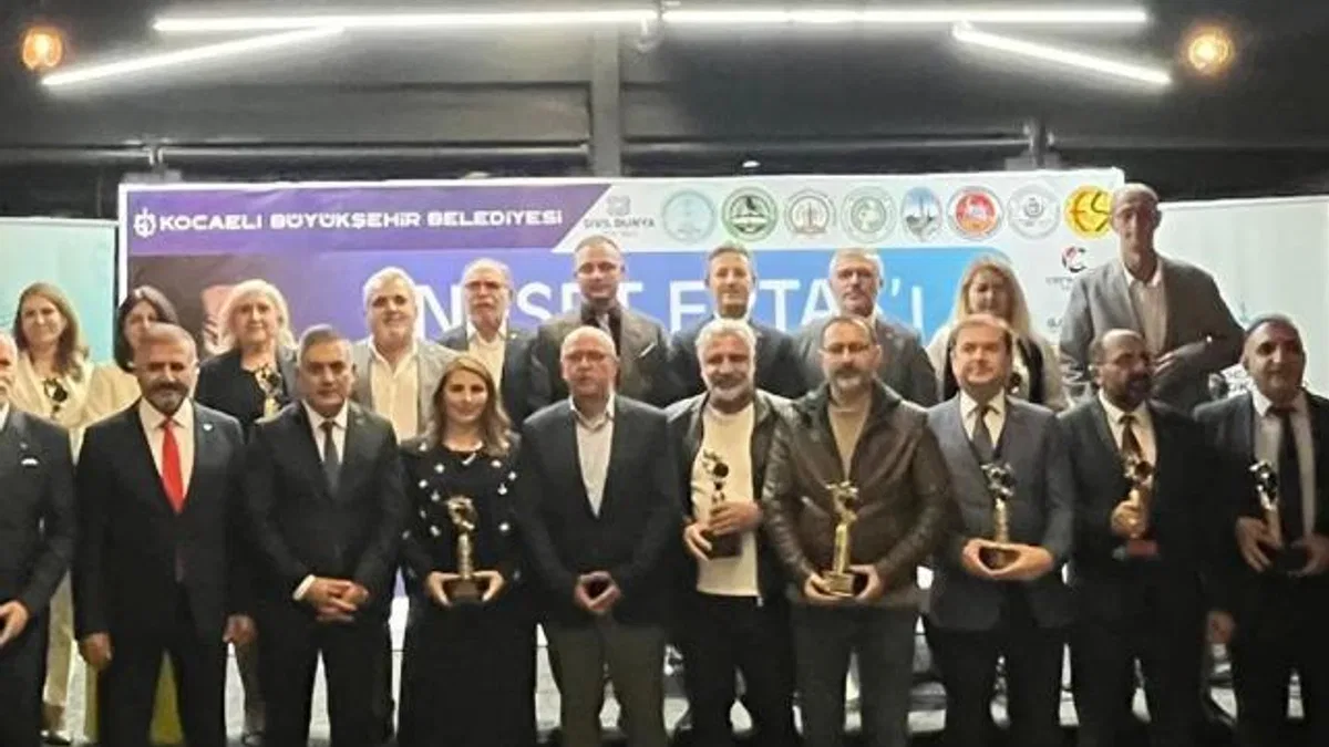 “Bozkırın Tezenesi” Kocaeli’de türkülerle anıldı