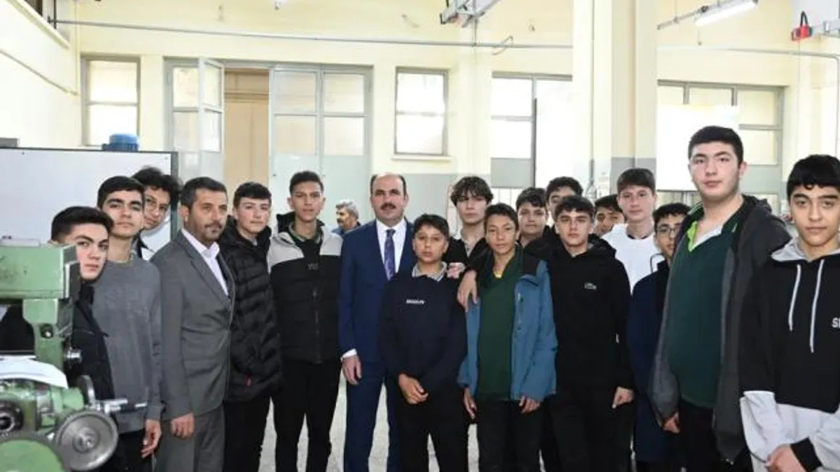 Başkan Altay lise öğrencileriyle buluştu