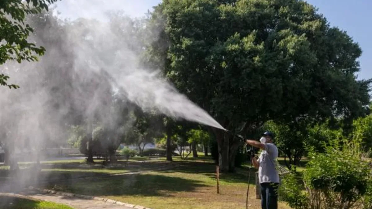 İzmir Güzelbahçe’de sezon ilaçlaması başladı