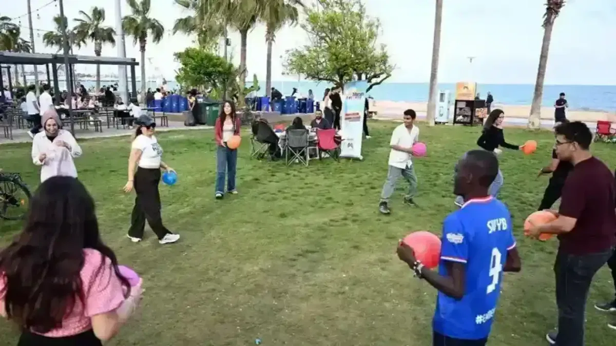 Hello Mersin sahilde dil pratiğiyle buluştu