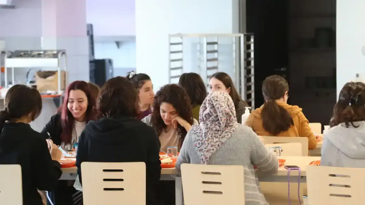 İstanbul Büyükşehir Belediyesi öğrencilere yeni dönemin destek bütçesini