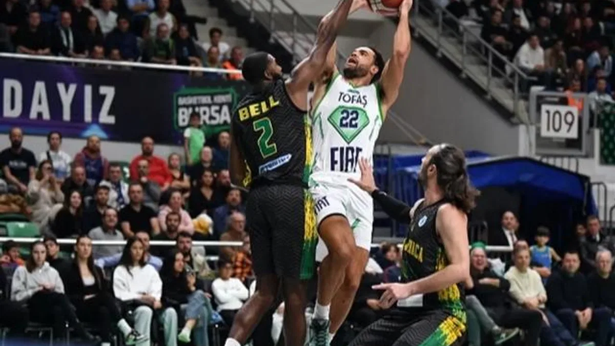 Yenilgisiz lider TOFAŞ Anadolu Efes’i ağırlayacak