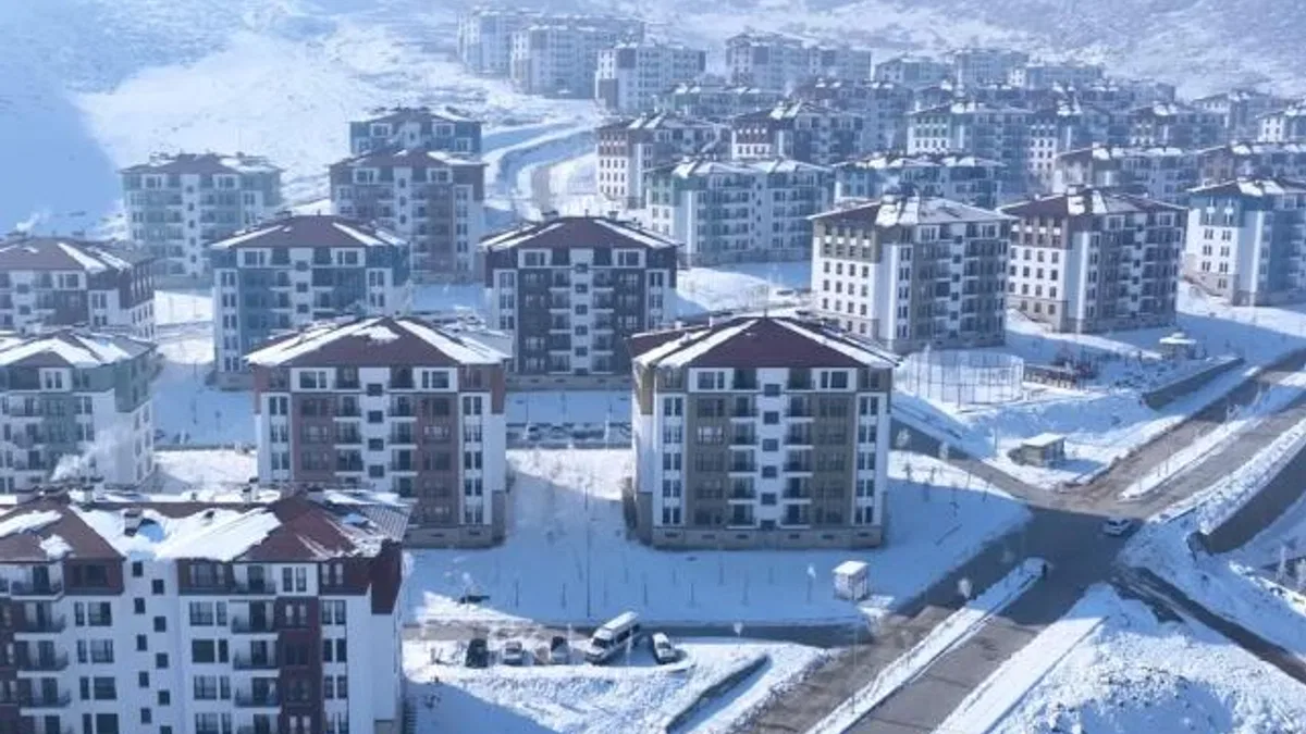 Elbistan’da afetzedeler yeni yuvalarına yerleşiyor