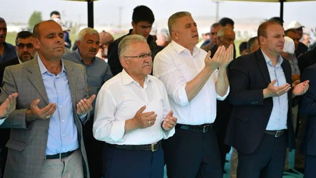 Başkan Büyükkılıç, Horsana Çayırı’nda yağmur ve şükür duasına katıldı