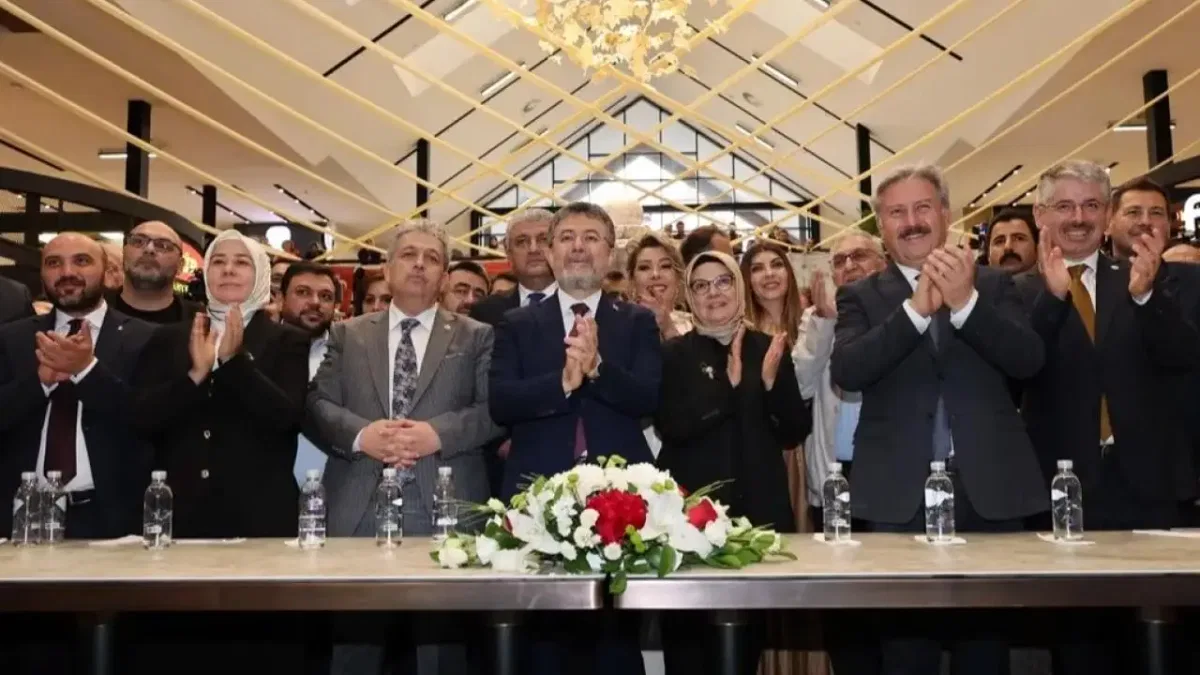 Çarşı Melikgazi Bakan Yumaklı’yla resmen açıldı
