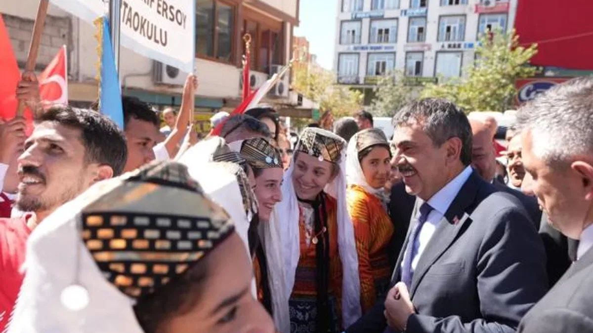 Bakan Tekin, 26. Besni Eğitim Bayramı’nda konuştu