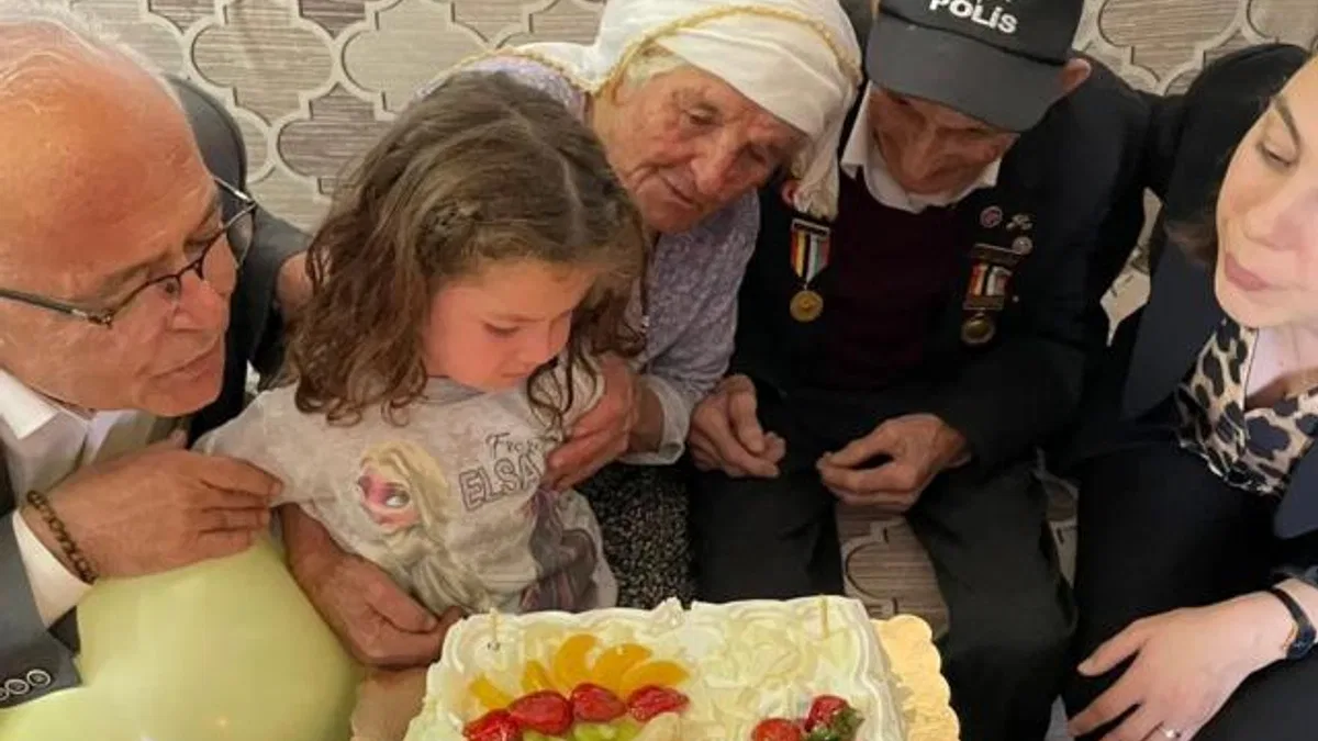 95 yaşındaki Kore Gazisine doğum günü sürprizi