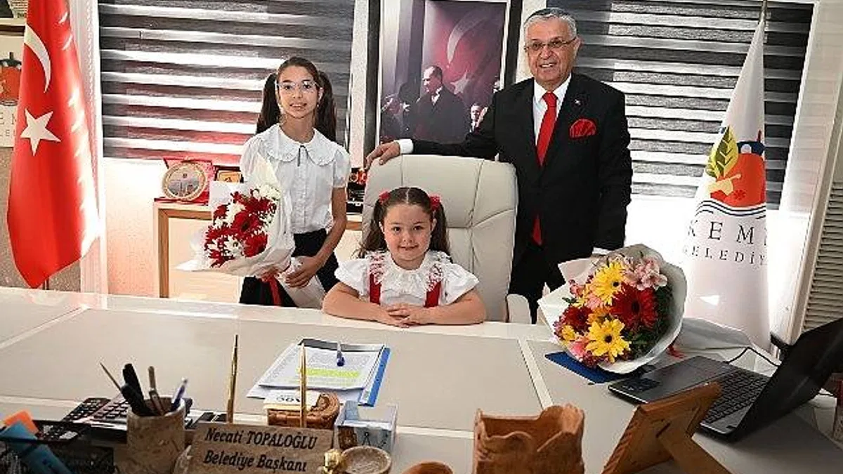 Minik öğrenciler belediye başkanı oldu