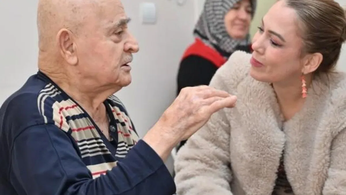 Manisa’da başkan eşinden duygusal ziyaret!