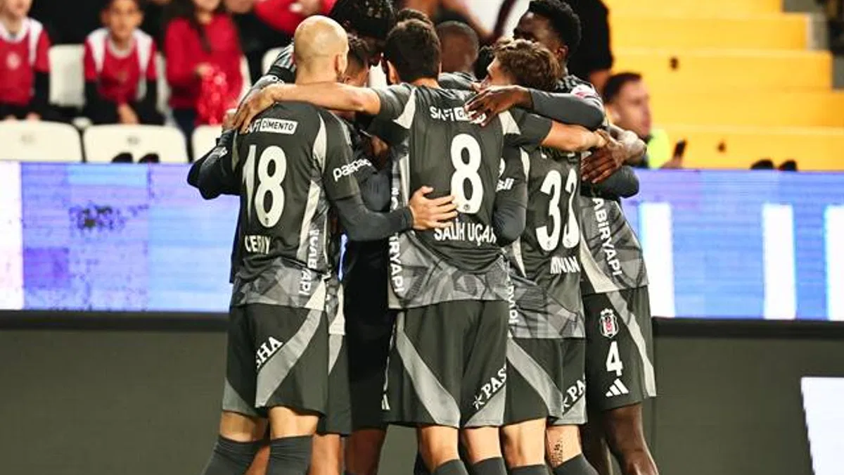 Hesap.com Antalyaspor 1-3 Beşiktaş (Maç Sonucu)