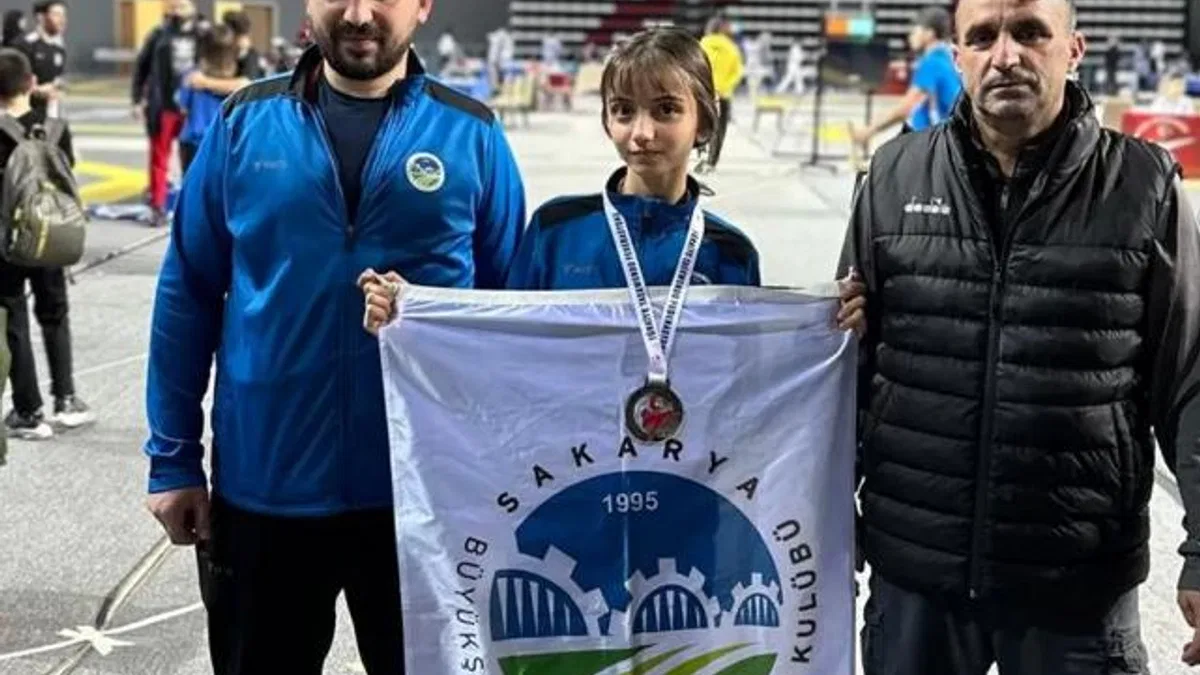 Yıldız taekwondocu Sakarya’nın gururu oldu