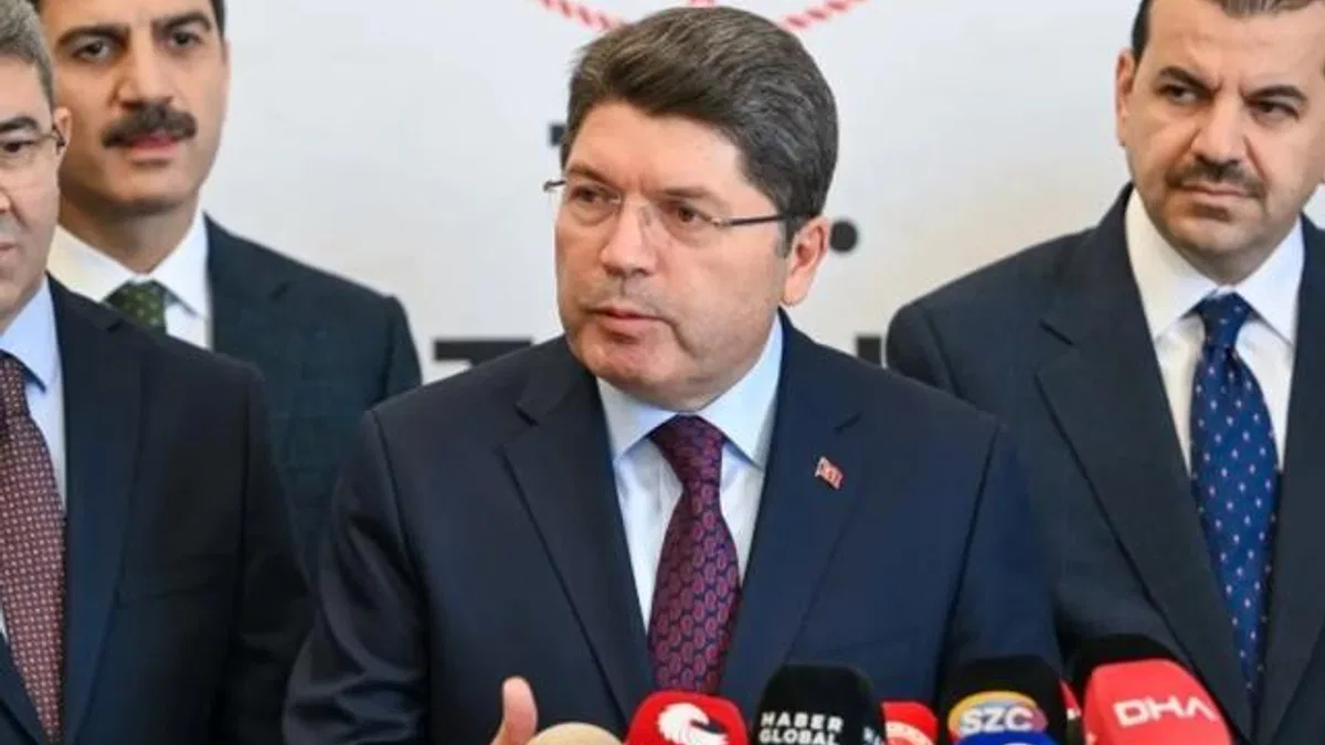 ‘İmralı’ya villa yapılıyor’ iddiasına Bakan Tunç’tan net yalanlama