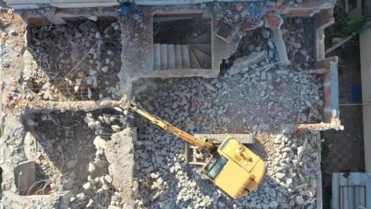 Bursa Osmangazi’de ruhsatsız katlara anında müdahale