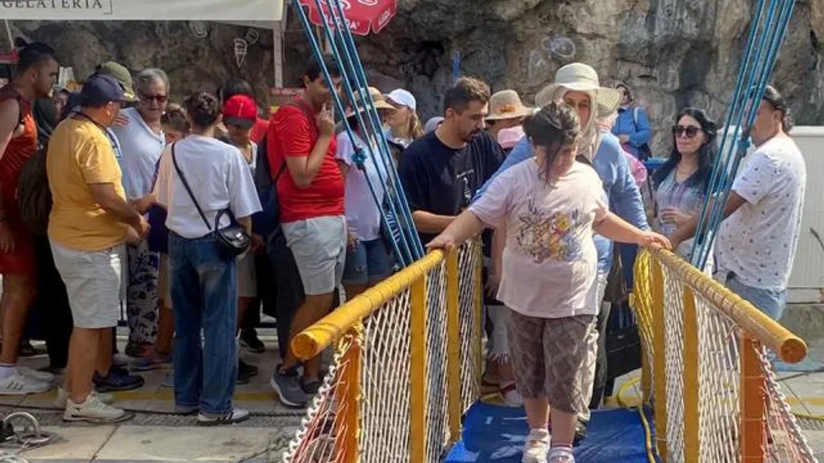 Muratpaşa’dan özel çocuklara mavi yolculuk