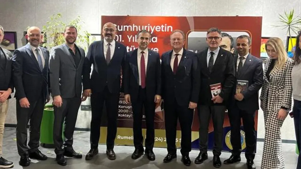 RUMELİSİAD’dan Cumhuriyet tarihine ışık tutan söyleşi