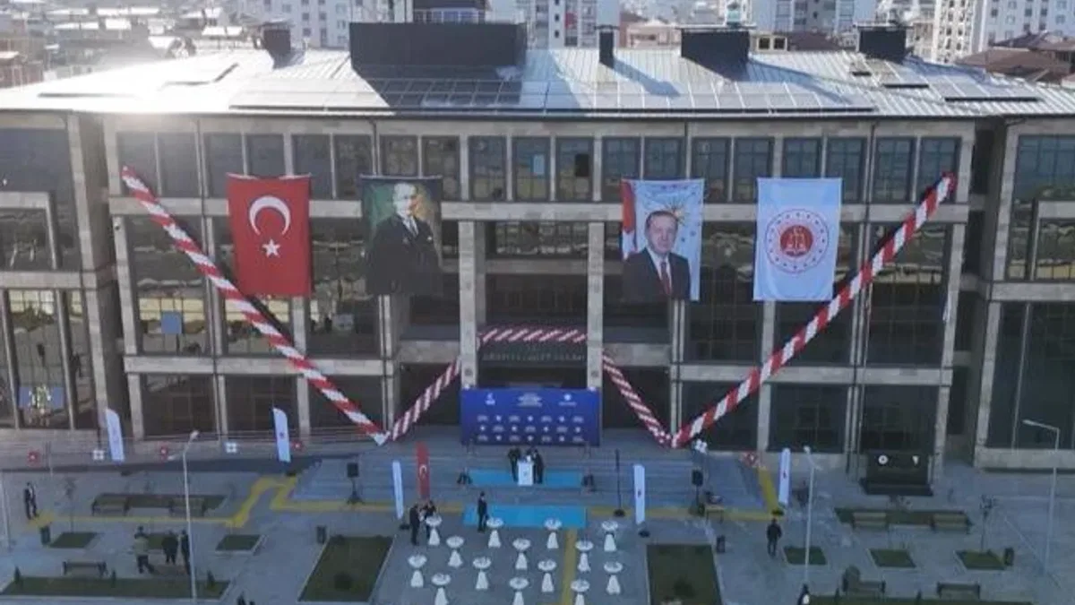 Trabzon Araklı’ya modern adalet binası törenle açıldı
