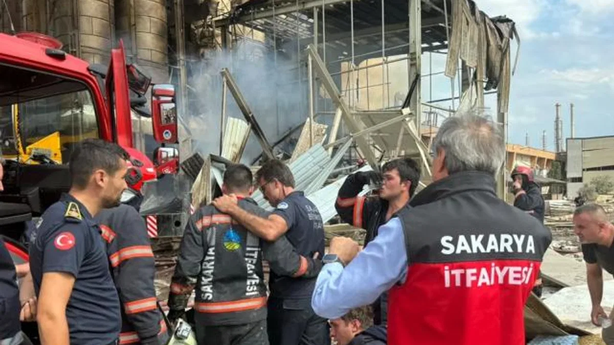 Sakarya makarna fabrikasında patlama! Yangın kontrol altında