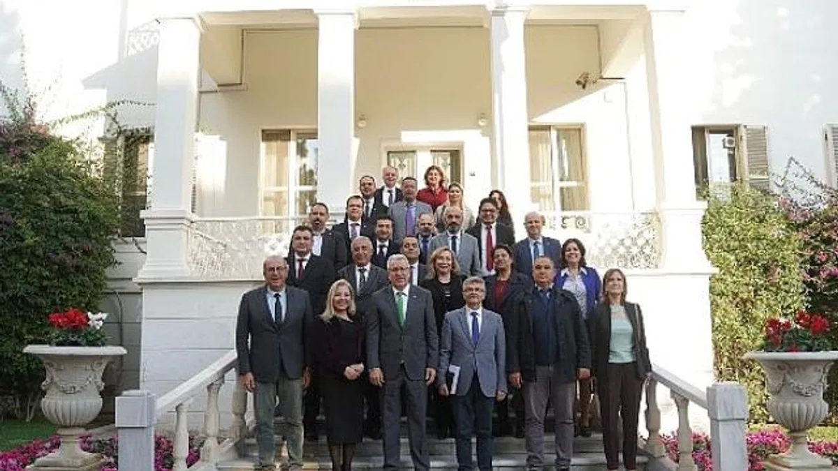 Rektör Budak, “Ege Üniversitesi olarak, meslek yüksekokullarımızı organize sanayi bölgelerine taşımak istiyoruz”