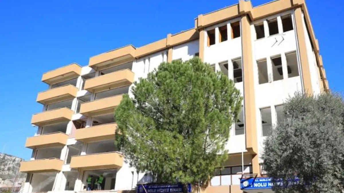 Muğla Büyükşehir 1 No’lu hizmet binasının yıkımına başladı