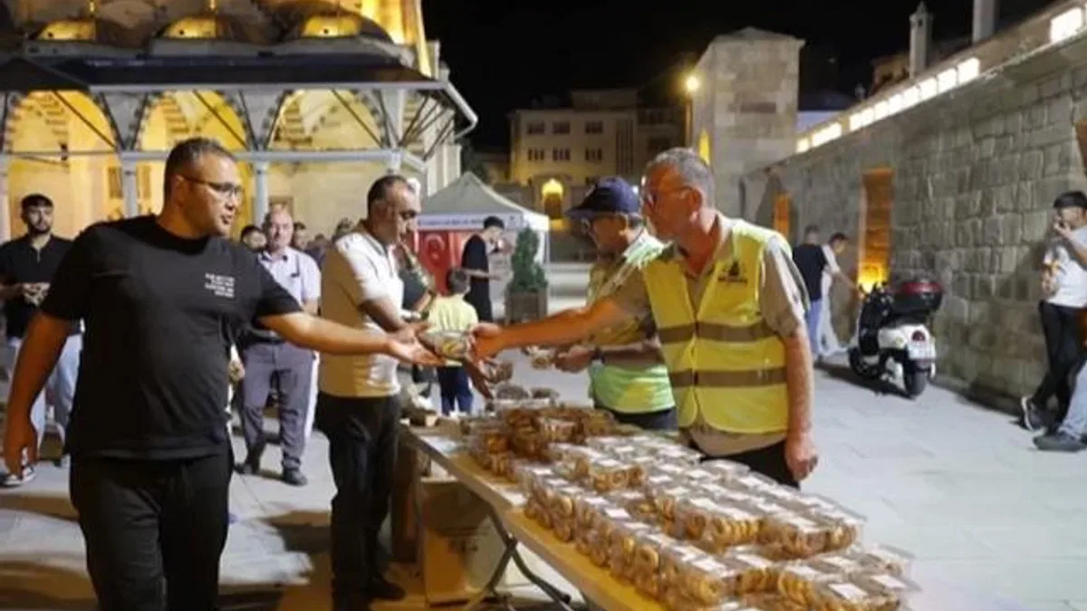 Nevşehir Belediyesi’nden kandile özel ikramlar