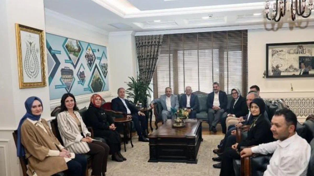 Hulusi Akar’dan Yalçın’a hayırlı olsun ziyareti