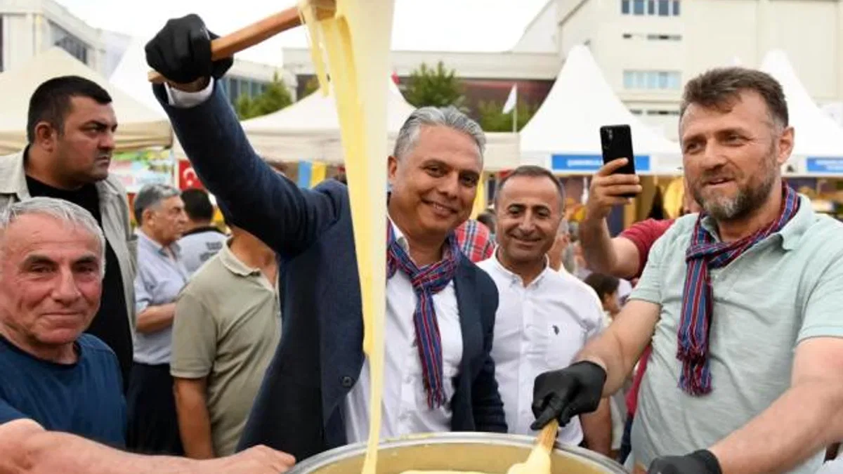 Antalya Muratpaşa’da ‘Yöreler Renkler’ coşkusu